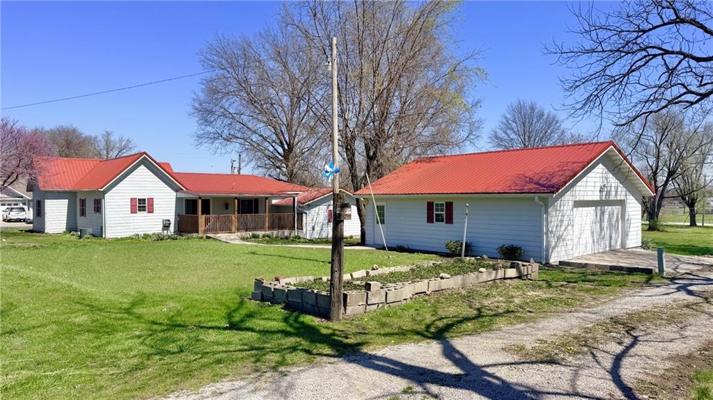 1404 E 13th St, Trenton, MO 64683