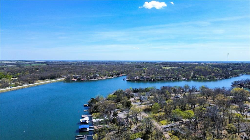 133 W Sugar Lake Dr, Mound City, KS 66056