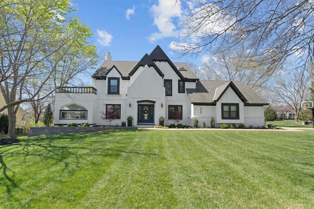 15190 Granada Rd, Leawood, KS 66224