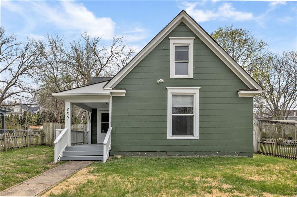 439 Ford St, Liberty, MO 64068