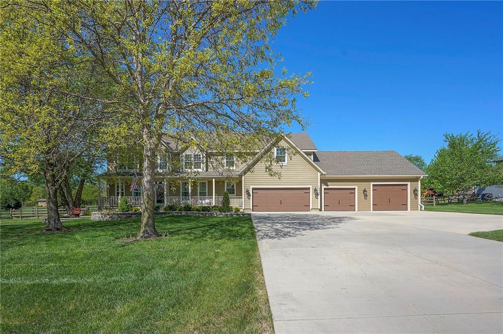18440 Lamar Ave, Stilwell, KS 66085