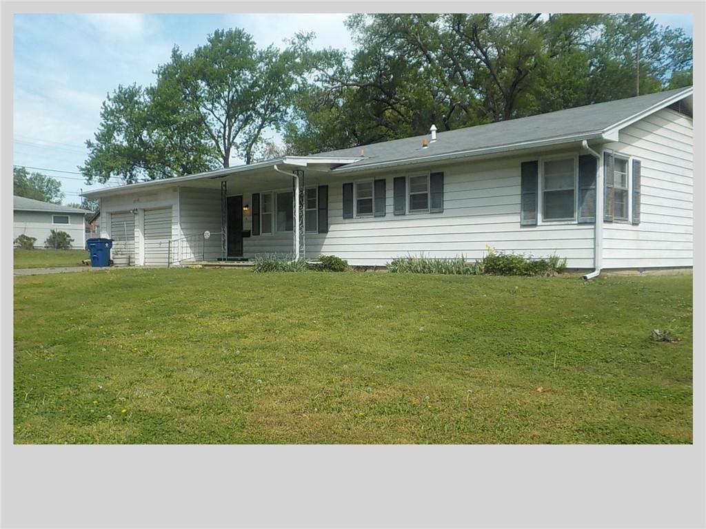2502 Midland Ave, Coffeyville, KS 67337