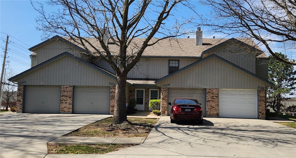 100-106 NE Greystone Dr, Lee's Summit, MO 64086