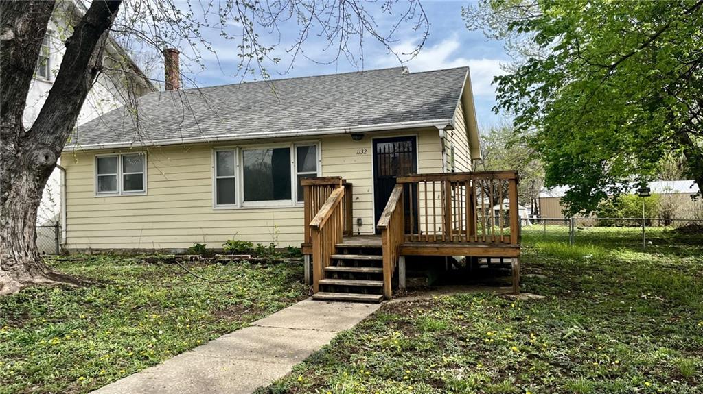 1132 Oak St, Perry, KS 66073
