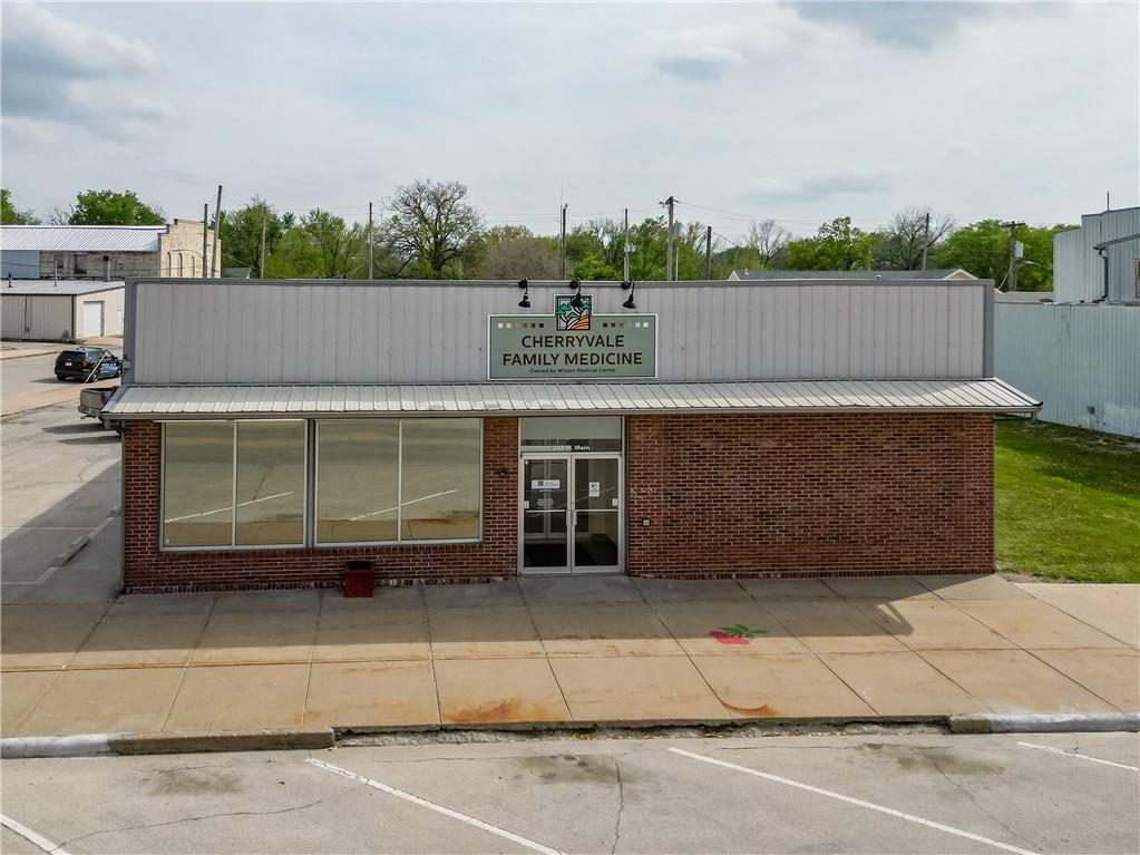 203 W Main St, Cherryvale, KS 67335