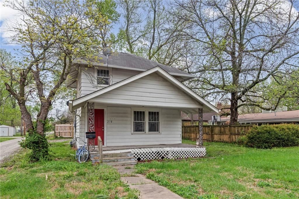 210 E 12th St, Ottawa, KS 66067