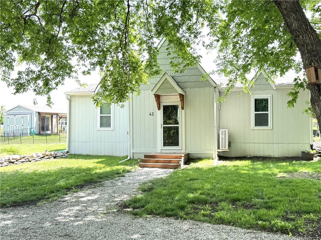 42 Fawn Valley Dr, Linn Valley, KS 66040