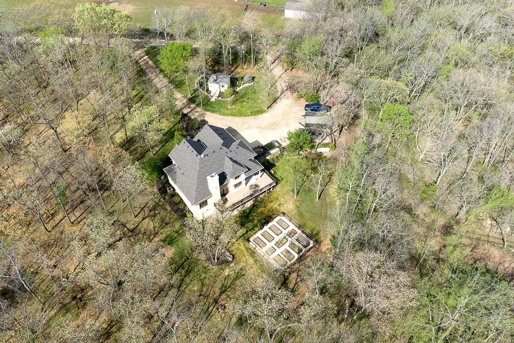 25080 State Ave, Tonganoxie, KS 66086