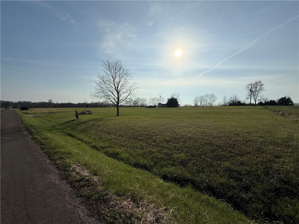 105 Hook Ct, Gallatin, MO 64640