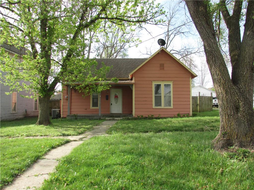 517 Lincoln Ave, Osawatomie, KS 66064