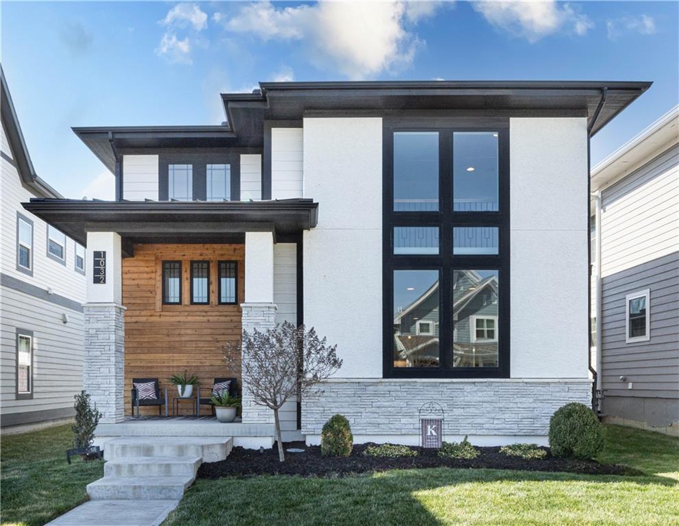 1032 SW Armie St, Lee's Summit, MO 64081