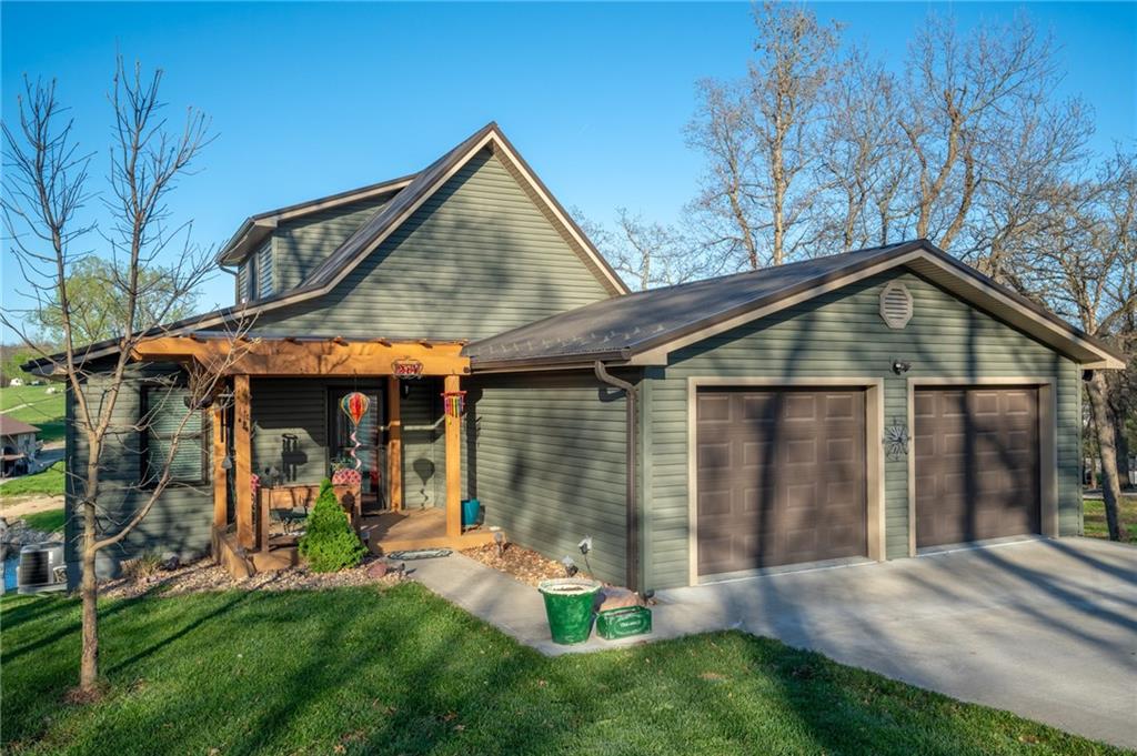 214 Lake Viking Ter, Gallatin, MO 64640