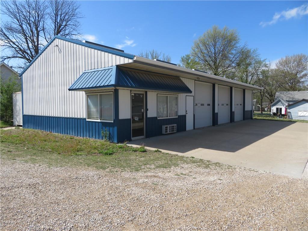 106 W Lake St, Mc Louth, KS 66054