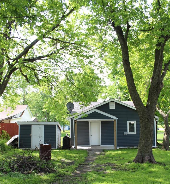 220 W 6th St, Cameron, MO 64429