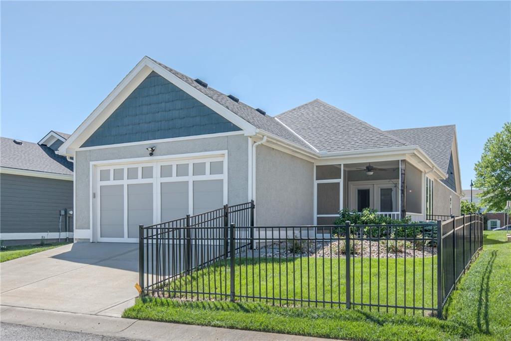 8141 N Farley Ave, Kansas City, MO 64158