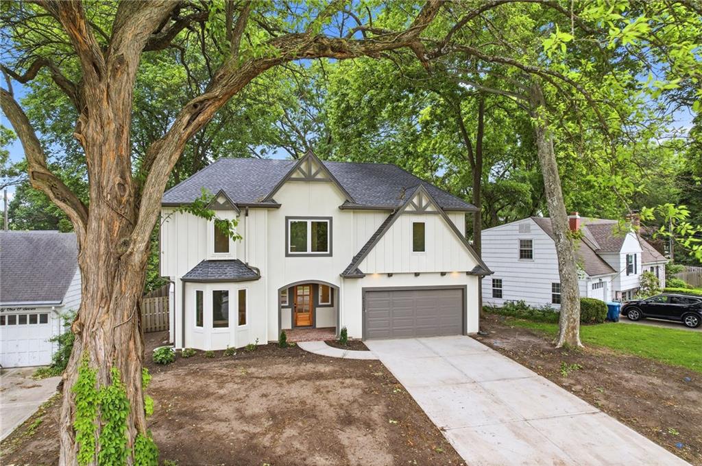 4113 W 67th St, Prairie Village, KS 66208