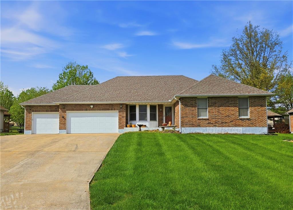 708 W 35th St, Higginsville, MO 64037