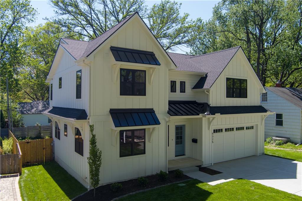 5325 W 72nd St, Prairie Village, KS 66208