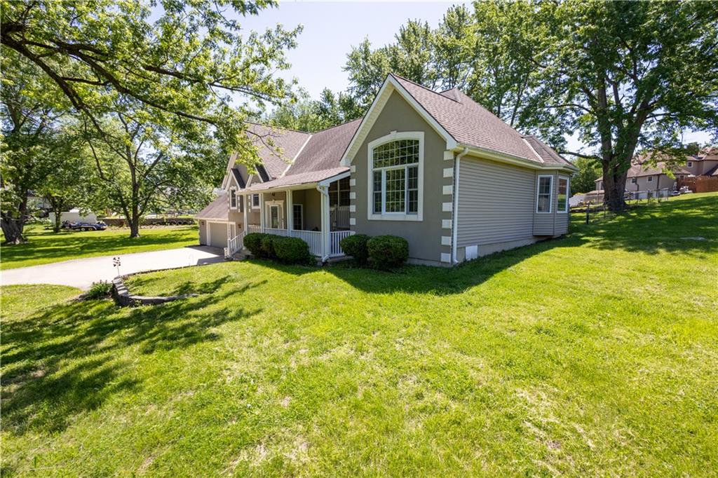 13500 Brookwood Way, St Joseph, MO 64505