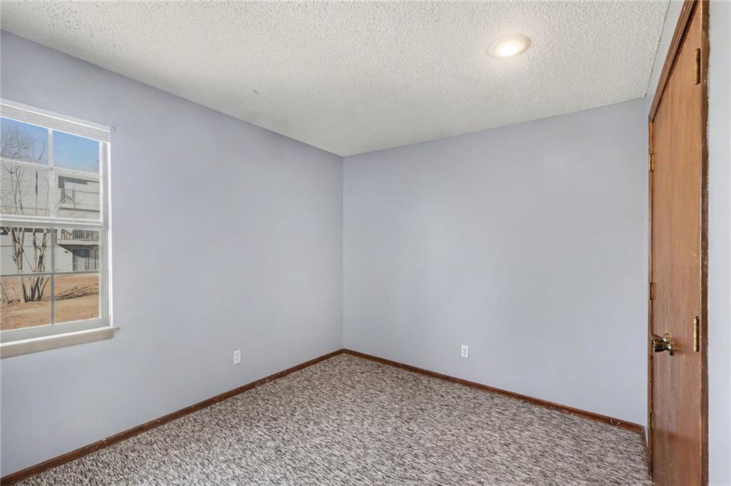 8622 Lane Ave, Raytown, MO 64138