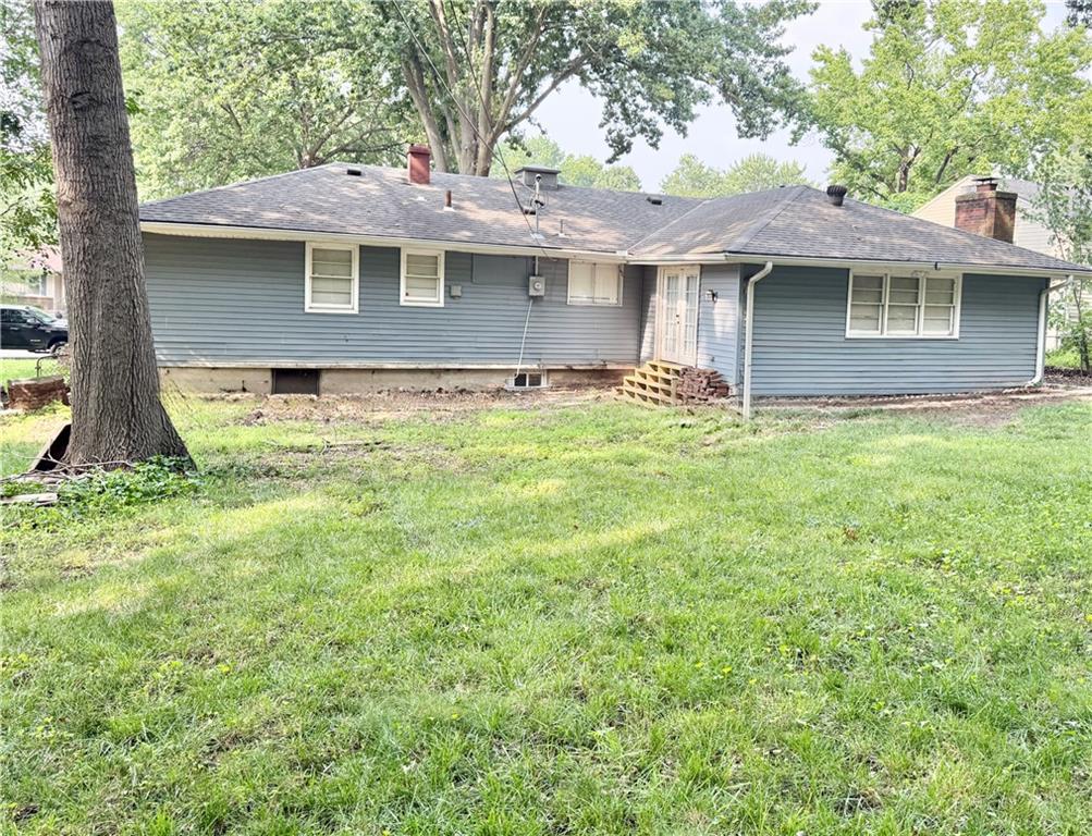 8811 E 84th St, Raytown, MO 64138