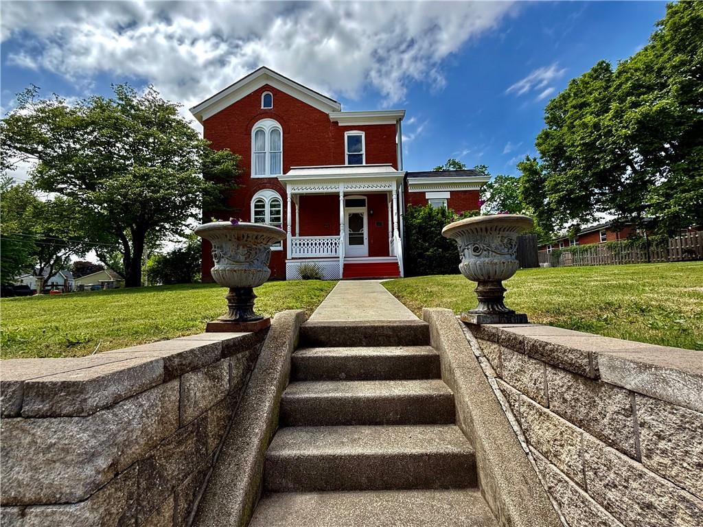 1618 State St, Lexington, MO 64067