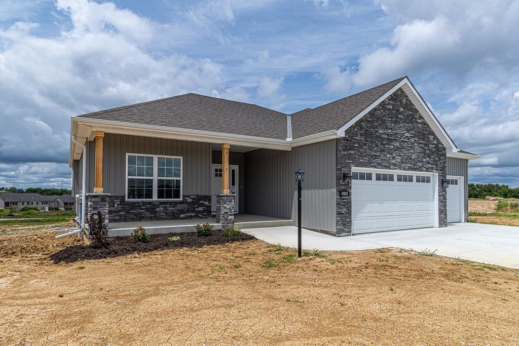 4605 Valley Ridge Ct, St Joseph, MO 64505