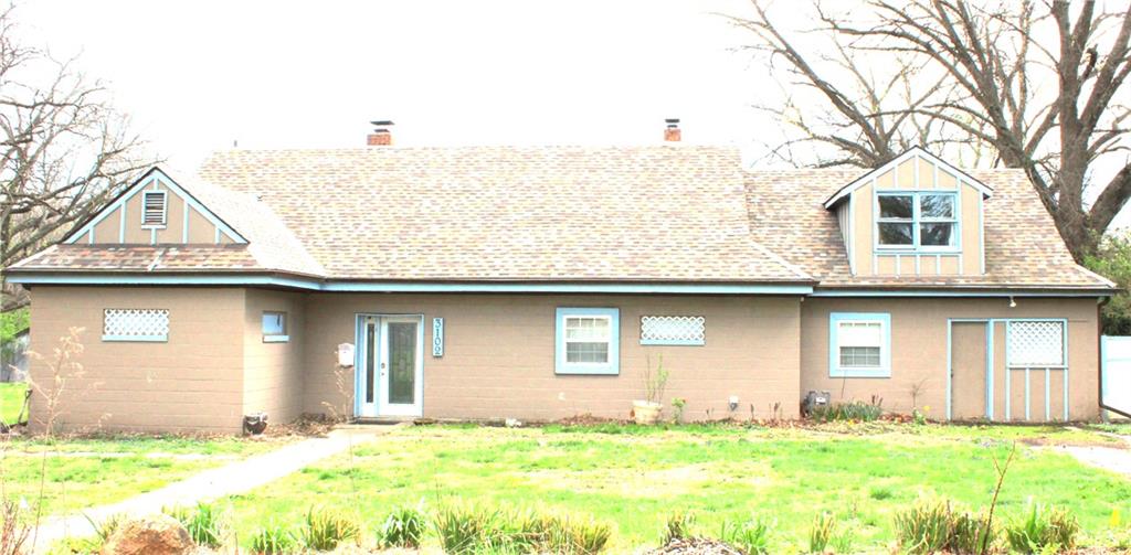 3102 Woodlawn Ave, St Joseph, MO 64506