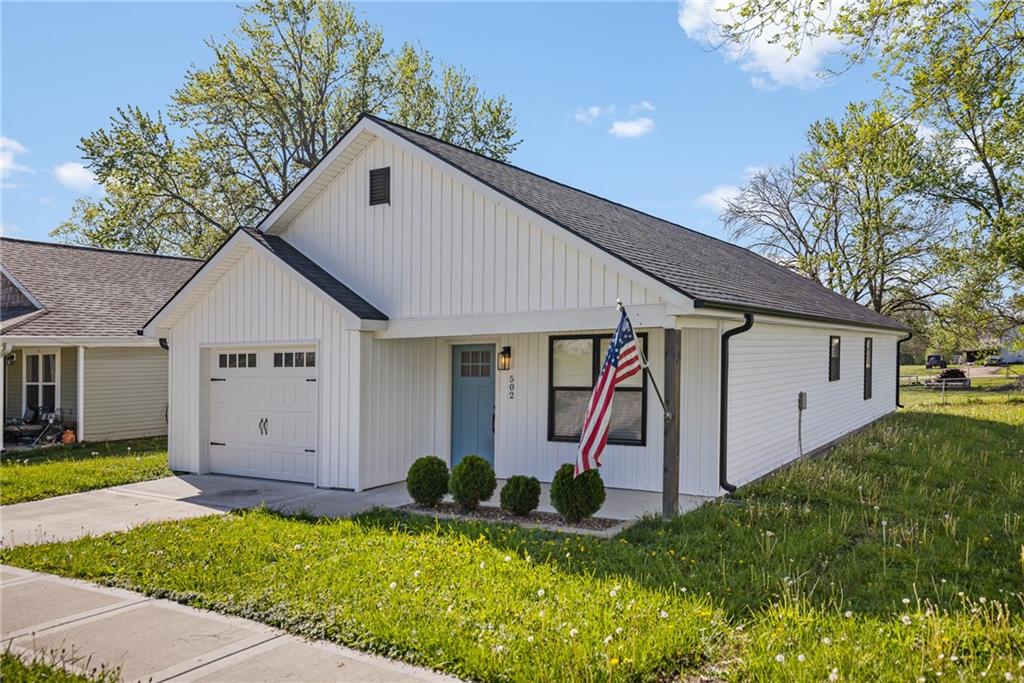 502 E Arthur St, Hamilton, MO 64644