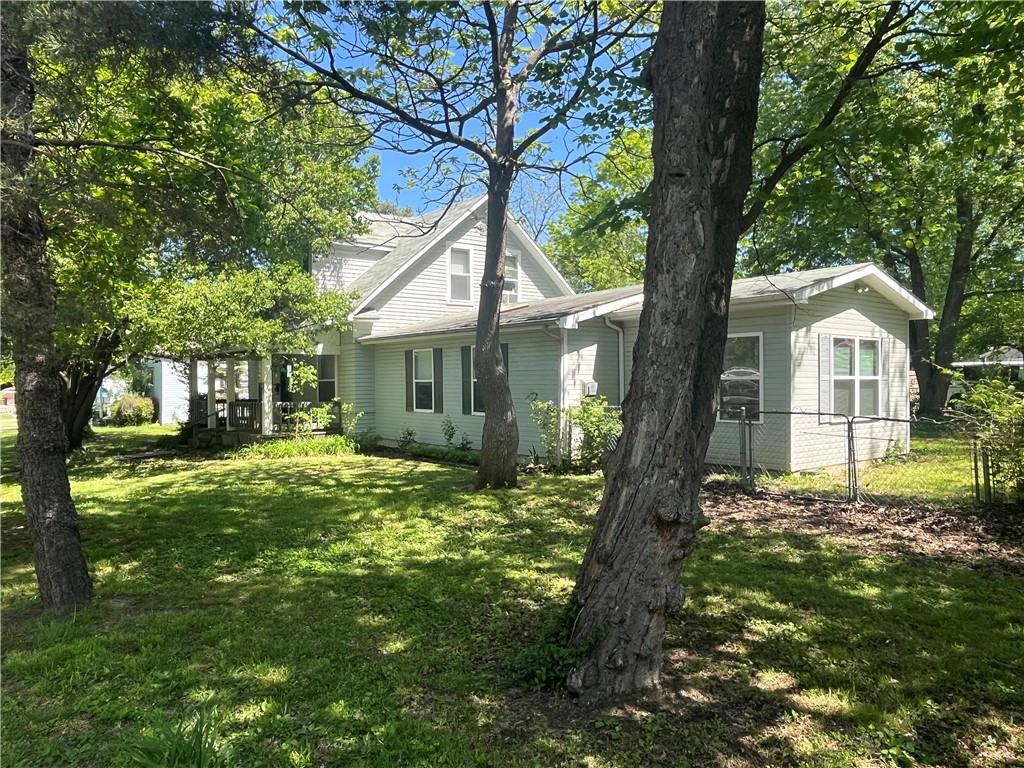 1703 S Harrison Ave, Sedalia, MO 65301