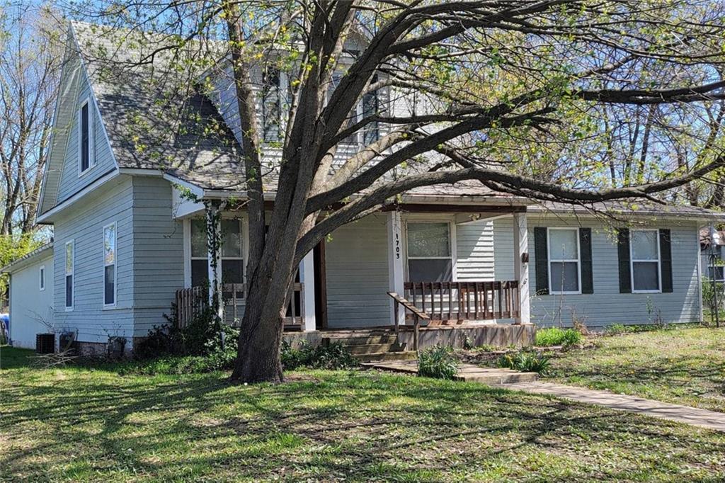 1703 S Harrison Ave, Sedalia, MO 65301