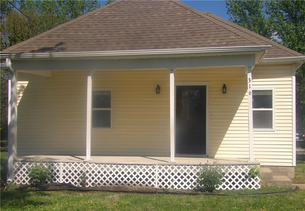 316 N Hickory St, Garnett, KS 66032