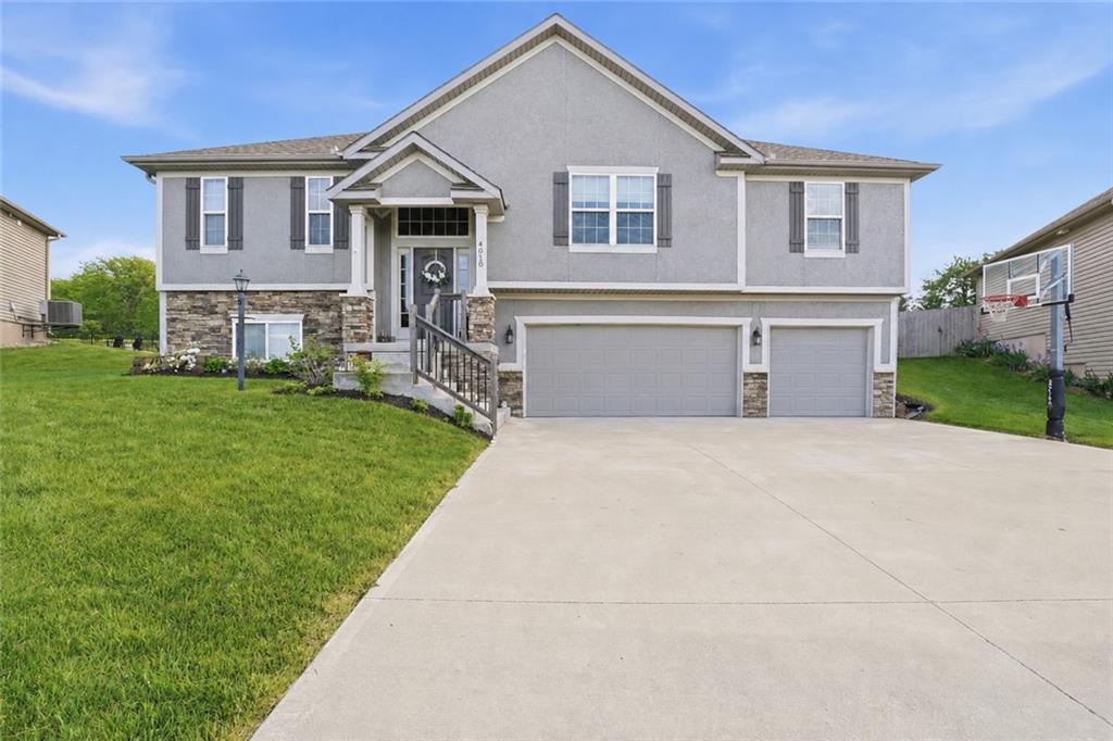 4010 Stacey Way Ct, St Joseph, MO 64505