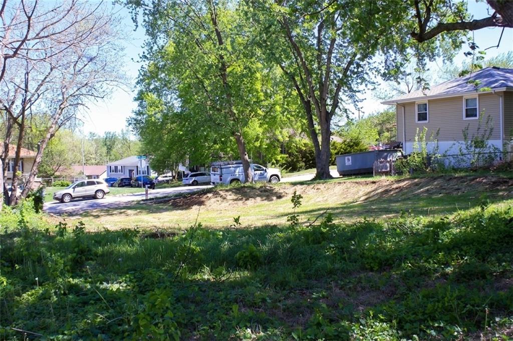 16701 E 29th St S, Independence, MO 64055