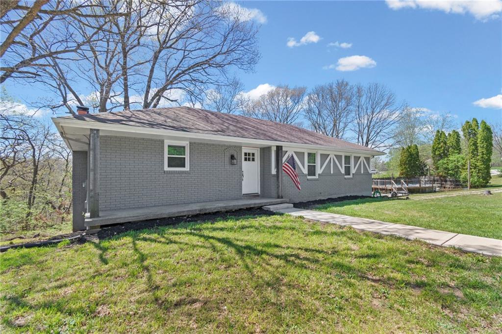 5977 SE 208th St, Holt, MO 64048