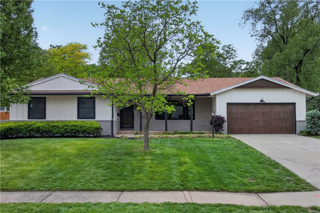 9112 Reeds Dr, Overland Park, KS 66207