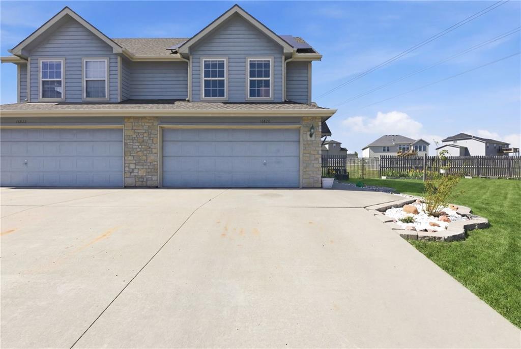16820 Sheehan Rd, Basehor, KS 66007
