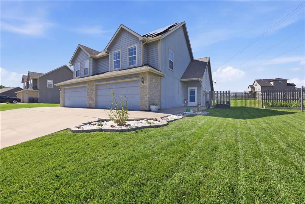 16820 Sheehan Rd, Basehor, KS 66007