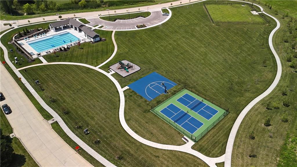 1612 SW Arbor Park Dr, Lee's Summit, MO 64082