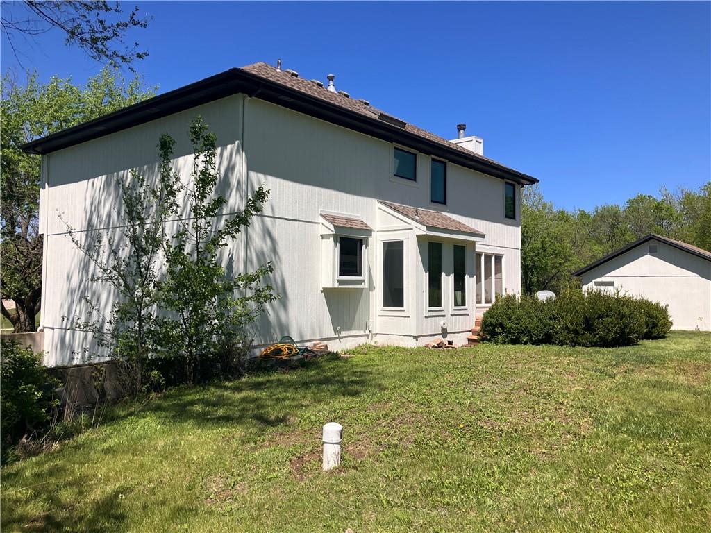 209 E 176th St, Belton, MO 64012