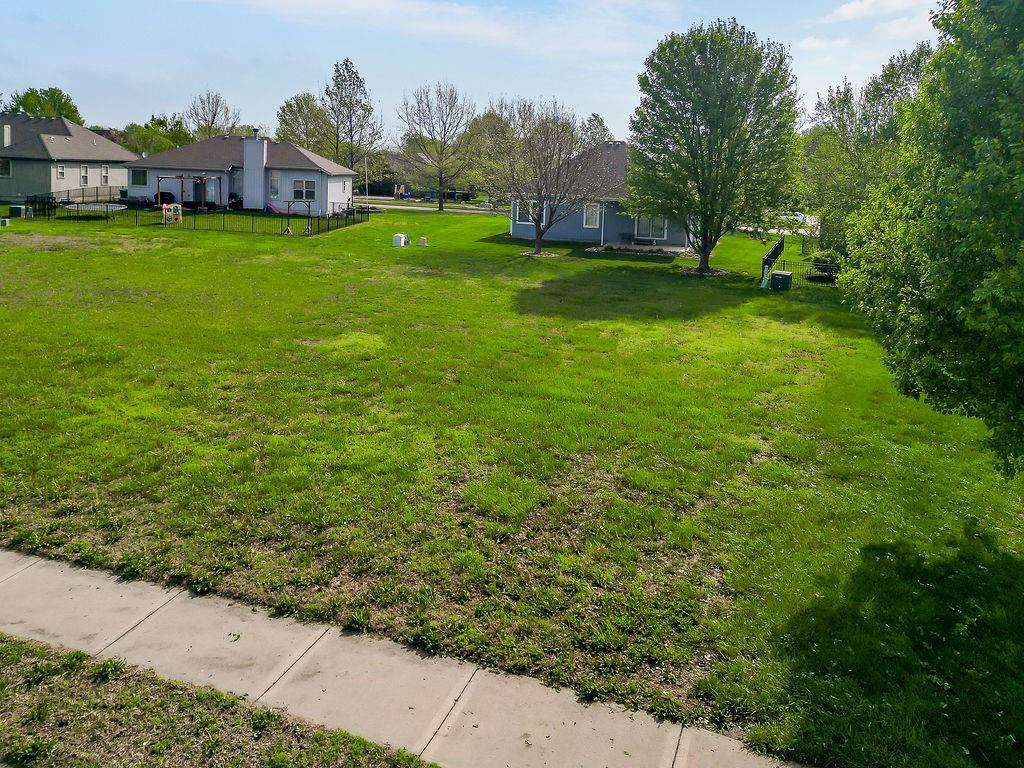 29397 Palmer Dr, Paola, KS 66071