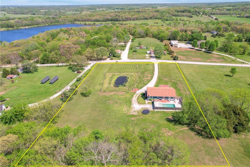 30960 Somerset Rd, Paola, KS 66071