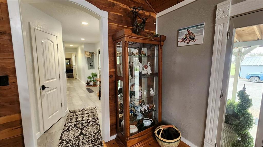 488 W 640th Ave, Girard, KS 66743