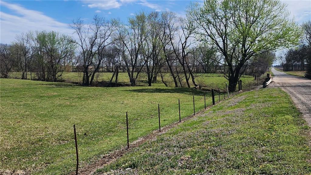 488 W 640th Ave, Girard, KS 66743