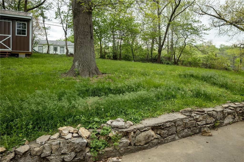 111 Waller Ave, Excelsior Springs, MO 64024