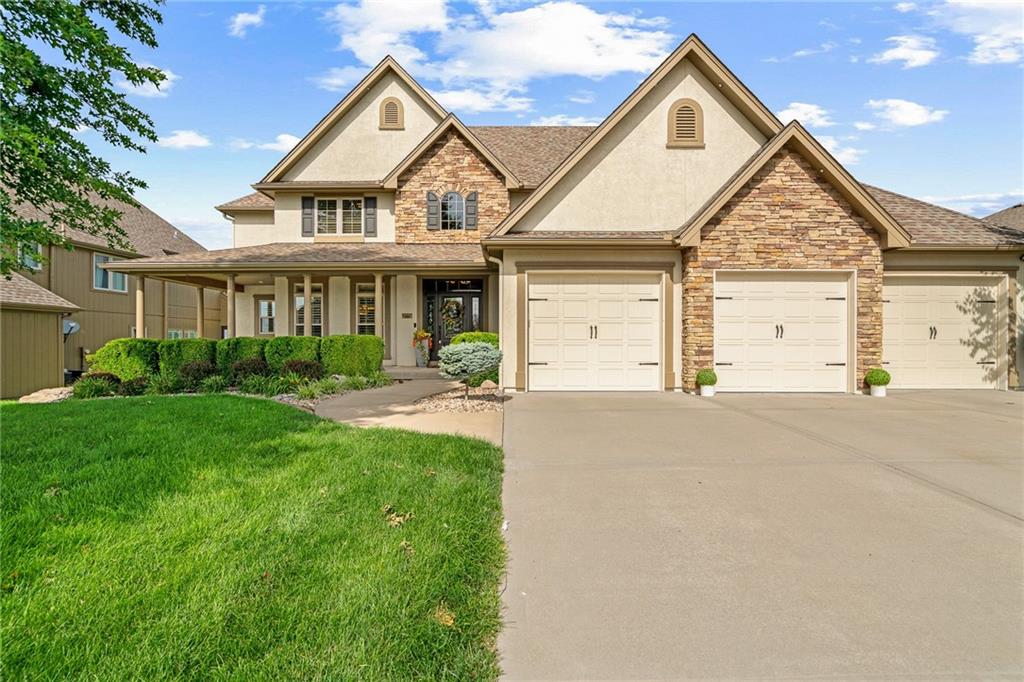 12775 N Apple Blossom Dr, Platte City, MO 64079