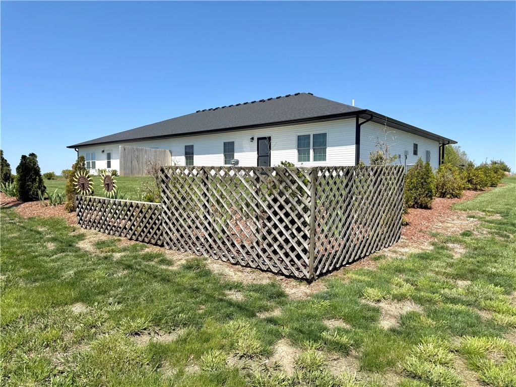 30624 Porter Dr, Maryville, MO 64468