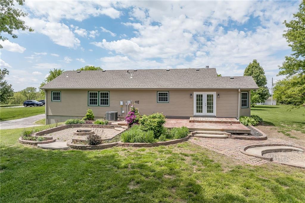 3111 SW Lane Rd, St Joseph, MO 64504