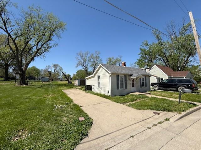 204 N 10th St, Savannah, MO 64485