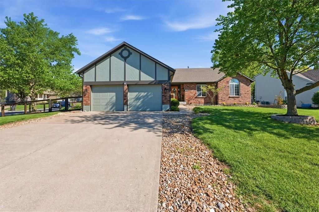 910 Sherman Pw, Belton, MO 64012